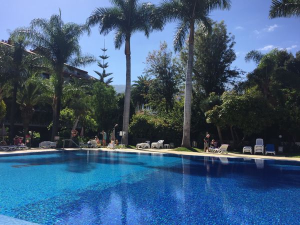 Tenerife seaview top-floor apartement with swimming pool
