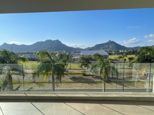 Appartement de standing avec une vue magnifique sur les montagnes.