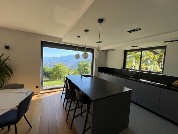 Maison spacieuse avec piscine pour découvrir les Alpes