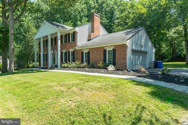 Family home in suburban oasis-- close to Washington DC, Baltimore, and Annapolis,  MD