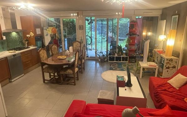 F3 en rez-de-jardin face à la montagne