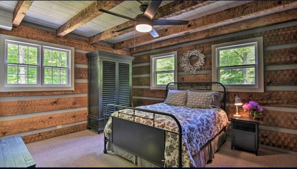 Creekside Cabin with Hot tub, private hiking & firepit