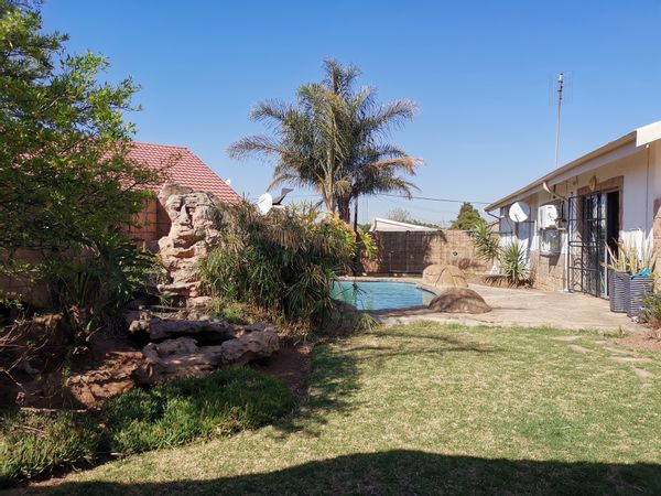 Comfy and modern family home