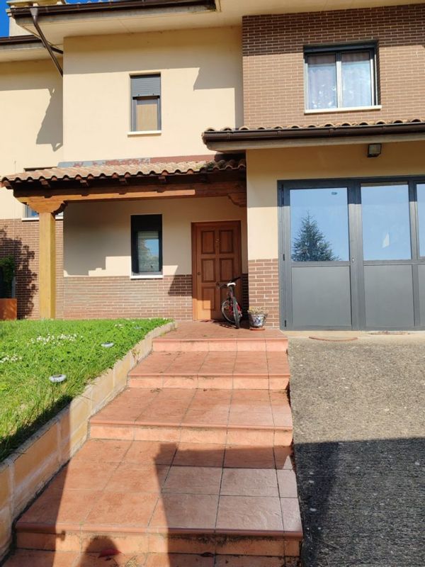 Eva's house