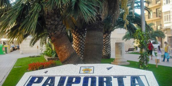 Amplio piso familiar con ascensor cerca de Valencia y la playa – Metro a pie – Disponible en Fallas