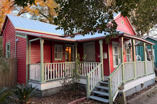 The Great Aunt's Cottage off Castle Street Downtown Wilmington