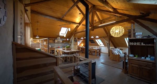 Grande maison familiale au coeur du village de Seyne les Alpes