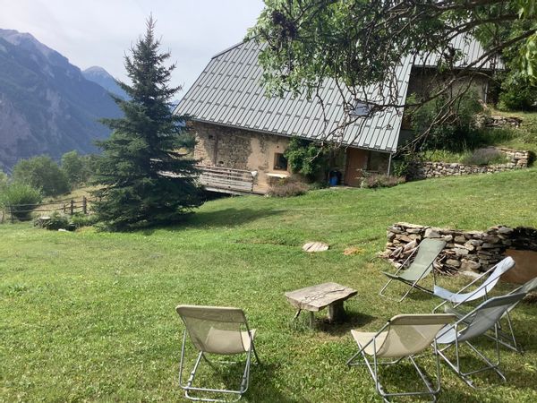 L’ESTIVE, NOTRE CHALET EN PLEINE NATURE, NON DISPONIBLE L’HIVER