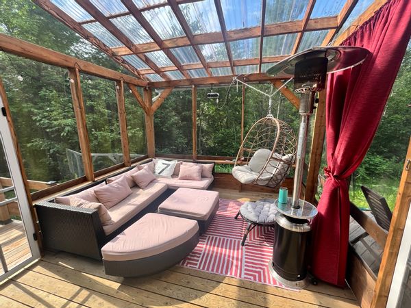 Mini-maison dans la forêt à Saint-Boniface, Mauricie, Qc