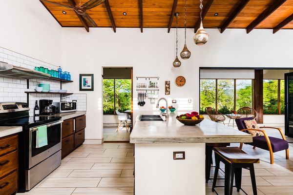 Casa Calma A perfect tropical place to relax and be in nature while close to adventures and beaches.