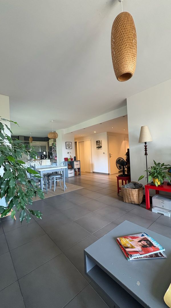 Appartement Cosy, calme et chaleureux à proximité de Lyon avec balcon et parking Crépieux La Pape