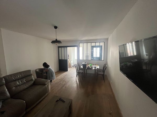 Maison à étage en plein centre ville de Grenade à deux pas de la Halle.