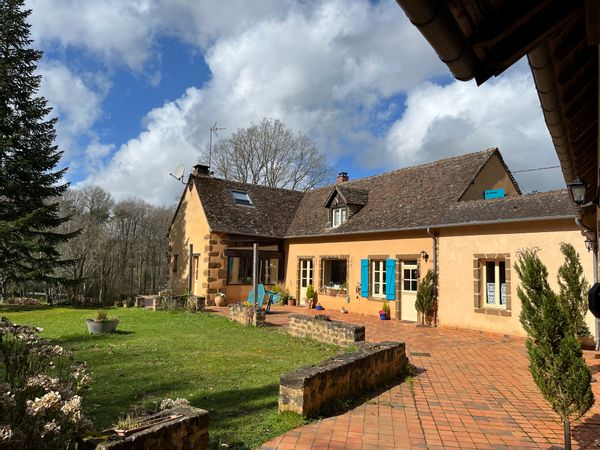 Grand studio / grenier rénové dans une fermette en pleine campagne