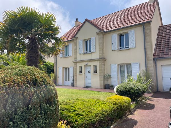 Grande maison au cœur de La Hague, entre mer et campagne