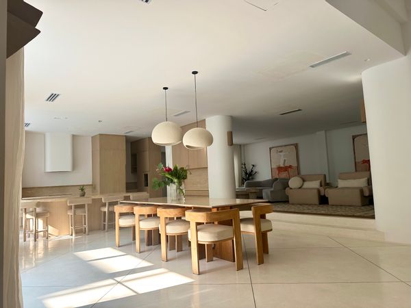 Stunning 5-Bedroom Oasis in Berawa – Luxe Living Near the Beach (incl nanny and maid)