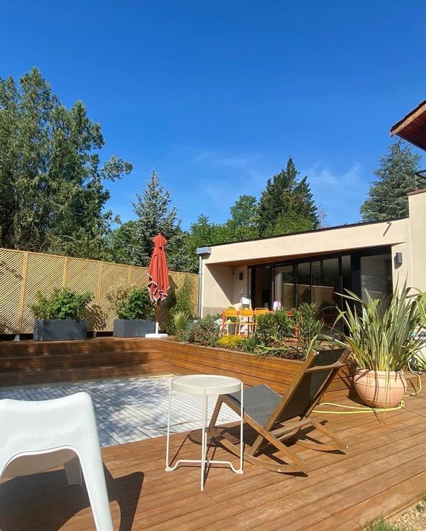 Maison d'architecte avec piscine, au calme et à 10 minutes en train de Lyon.