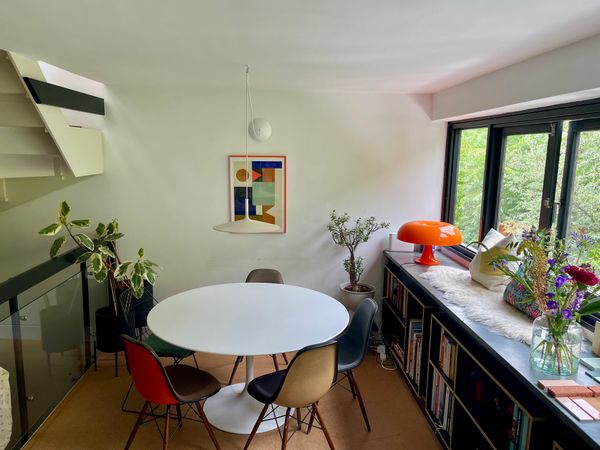 Centrally located modernist architecture house in London. Exchange with NYC/Brooklyn/upstate NY