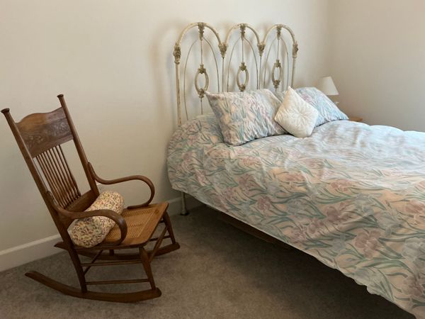 Cloverdale Neighborhood Home:  single bedroom/ensuite with bathroom