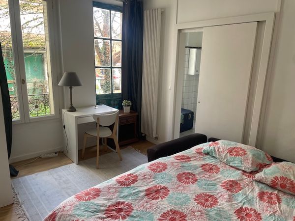 Chambre porche Paris, 35 min de Montparnasse, près ligne 13 et tram 6