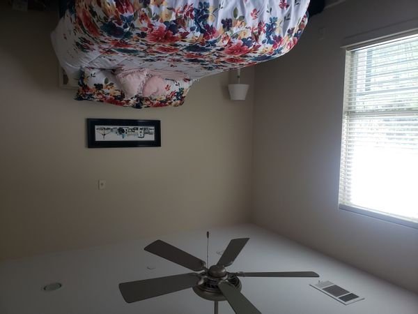 Top floor in centrally located Dallas townhouse (see list of June 2025 GP accommodation needed in ENGLAND)