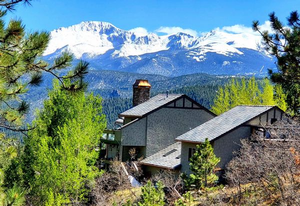 Book your stay at Castle above the clouds with Pikes Peak Views