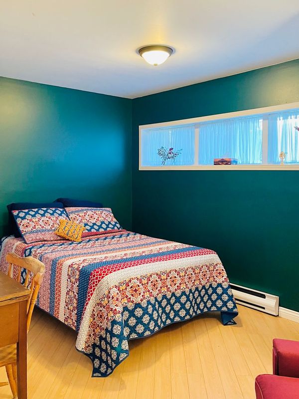 Chambre privée dans la maison du Canot