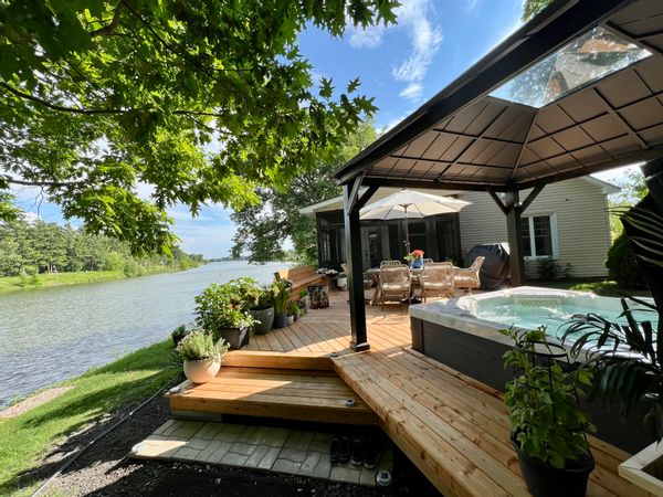 Bord de l’eau près de Montréal!