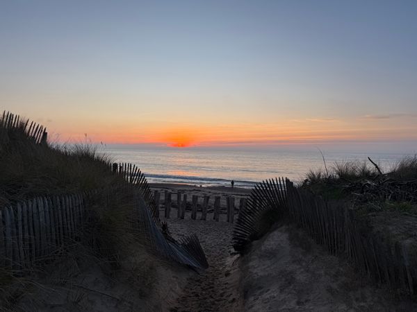 Belle maison contemporaine , avec jacuzzi, 200 m de la mer