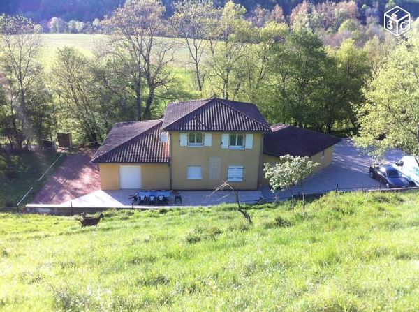 Maison au calme à la campagne au bord de la rivière d'Ain