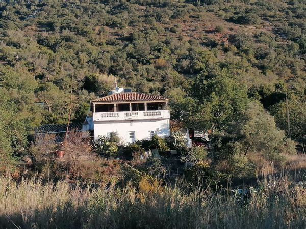 Casa na Zona Protegida de Rocha da Pena