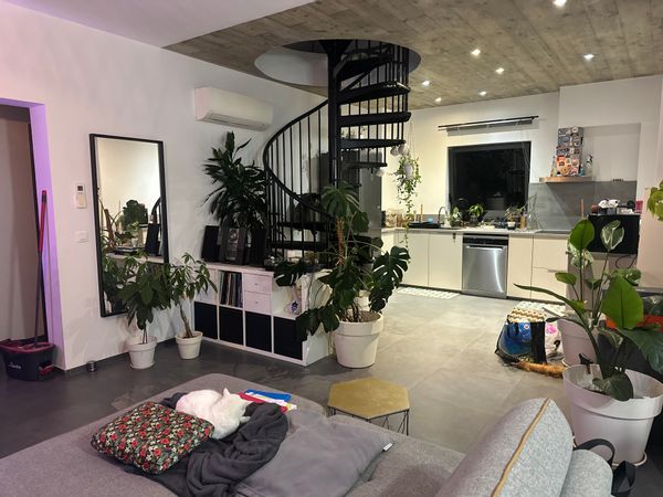 Appartement de 100m2 en duplex avec 3 chambres à proximité des plus belles plages de Corse du Sud.