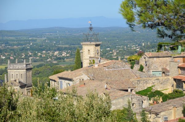 FULLY FURNISHED PROVENCAL HOUSE IN THE HEART OF FRENCH PROVENCE

PAS D ÉCHANGE EN FRANCE ou GP