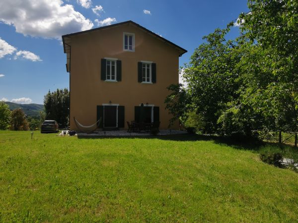 Stella and Williams hus