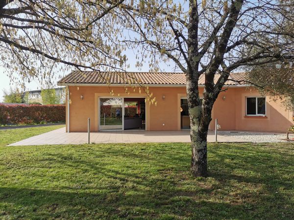 La maison de Caroline et Mathieu Grande maison adaptée fauteuil roulant à 20 mn du cœur de Bordeaux!