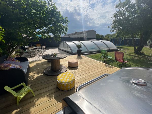 Maison charentaise familiale, avec piscine chauffée en été, à 5 min du centre de Cognac
