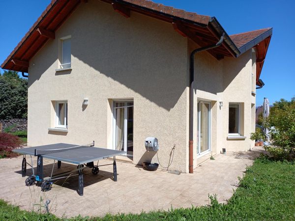 La maison d'Anne-Sophie entre Genève et Jura