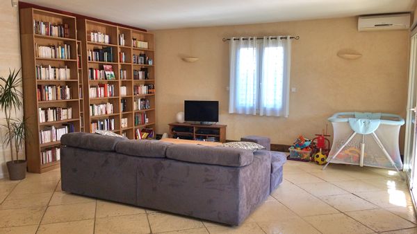 Delphine's house