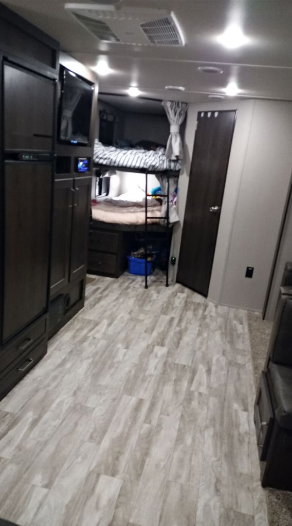 Roulotte au camping St Polycarpe