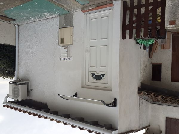 STUDIO  POUR  2  PERSONNES  AUX  SAINTES  MARIES  DE  LA  MER