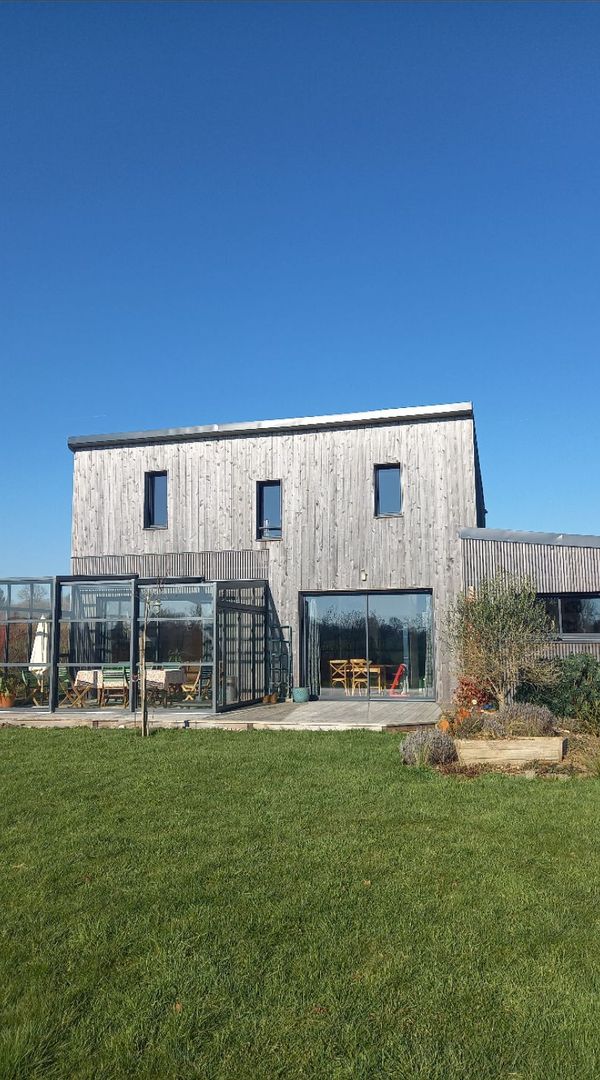 Chez Jim et Lucie, à la campagne, près de la mer