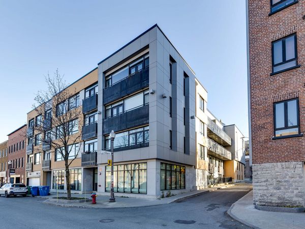 Bright & Modern Downtown Québec Condo
