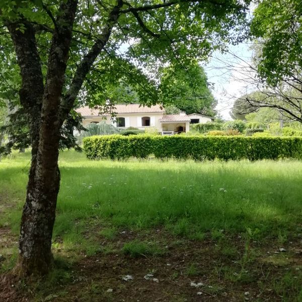 MAISON A LA CAMPAGNE PROCHE SAINT EMILION