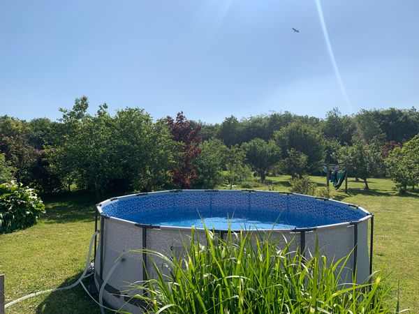Maison - Finistère - 8 couchages - Très grand jardin  et accès direct bois - petite piscine enfants