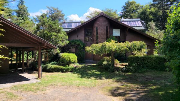 Casa de Ensueño a Orillas del Río Trancura - Pucón, Chile