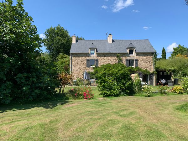 Coin de paradis à 10 min des plages de Dinard -  échange maison dans sud  piscine acceptant un chien