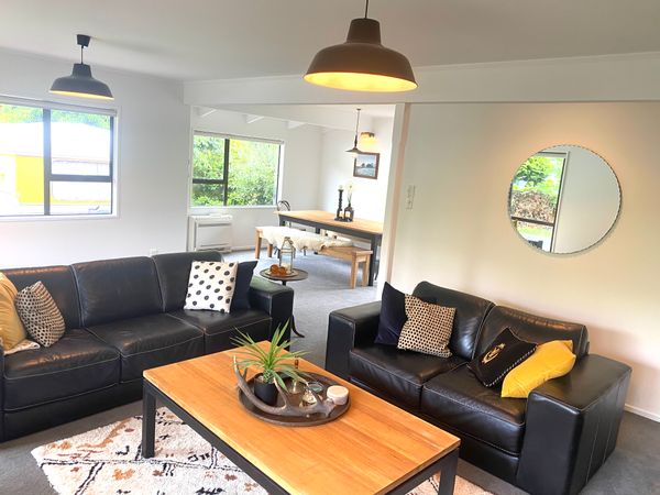 Autumn cottage - in the heart of historic Arrowtown