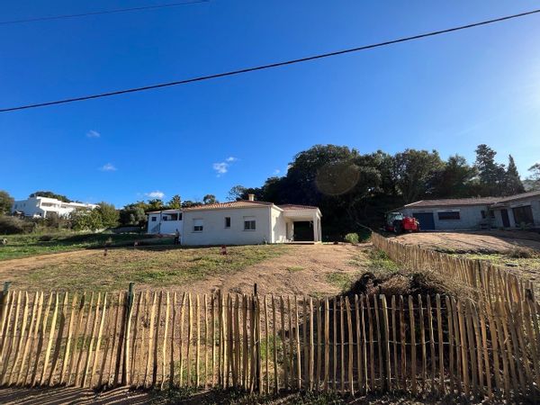 Maison à 10min de l’aéroport d’Ajaccio et des plages, dans un lieu où le repos est une religion.
