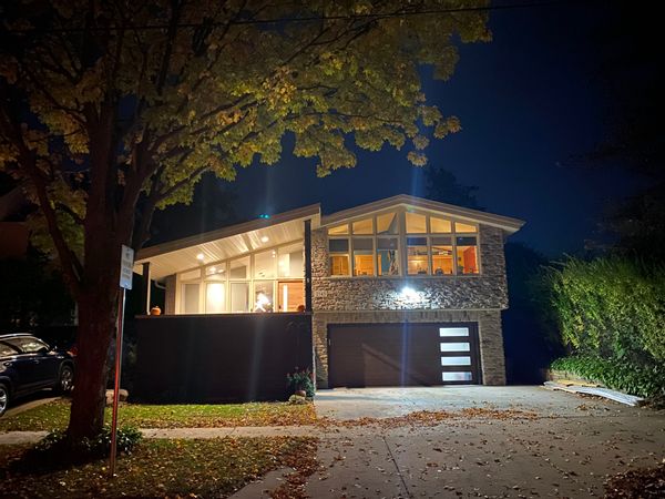 Luxurious Mid century modern close to Monroe St.