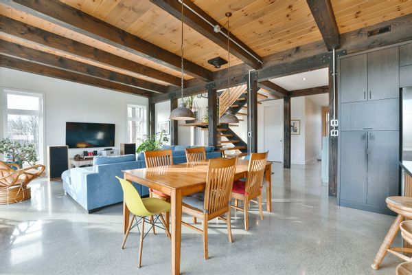 Maison en Estrie sur une magnifique érablière