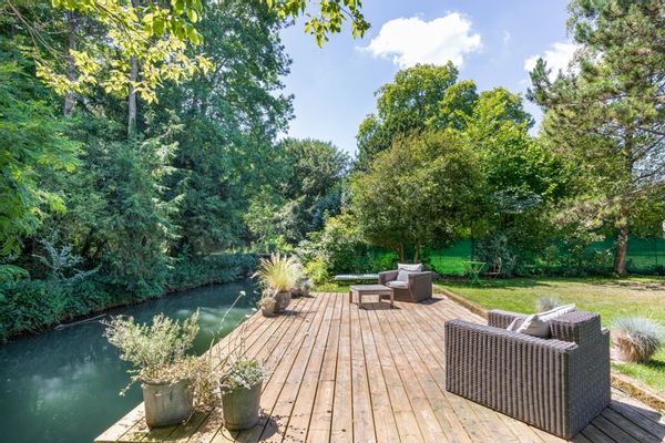 Maison au bord de l'eau proche Disney et Paris